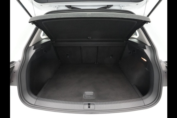 Volkswagen Tiguan 1.5 TSI 130pk Life Business Navigatie Trekhaak Stoelverwarming Acc 83