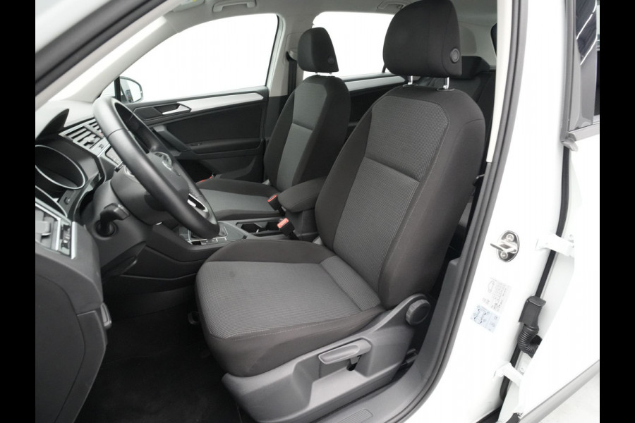 Volkswagen Tiguan 1.5 TSI 130pk Life Business Navigatie Trekhaak Stoelverwarming Acc 83
