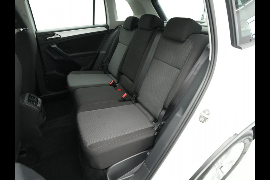 Volkswagen Tiguan 1.5 TSI 130pk Life Business Navigatie Trekhaak Stoelverwarming Acc 83