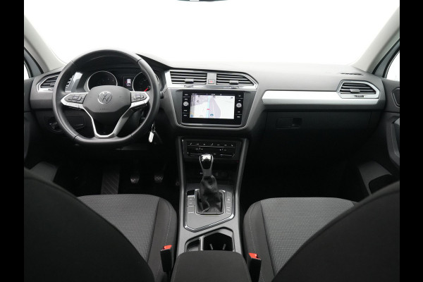 Volkswagen Tiguan 1.5 TSI 130pk Life Business Navigatie Trekhaak Stoelverwarming Acc 83