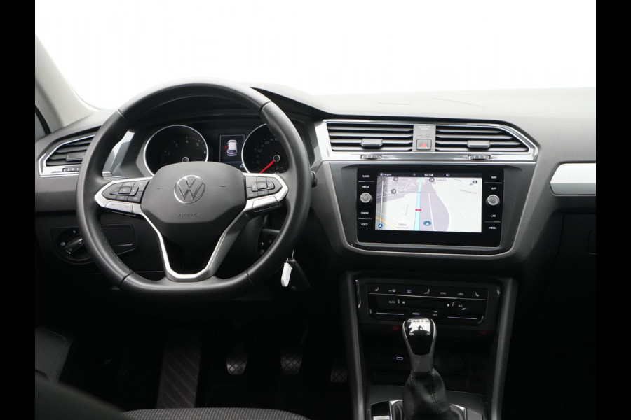 Volkswagen Tiguan 1.5 TSI 130pk Life Business Navigatie Trekhaak Stoelverwarming Acc 83
