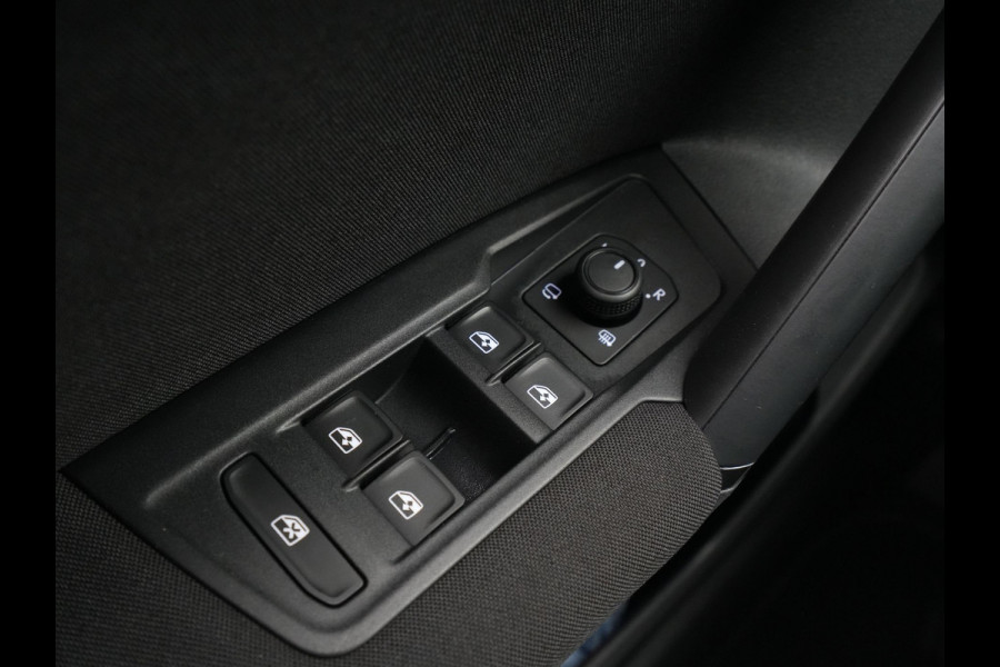Volkswagen Tiguan 1.5 TSI 130pk Life Business Navigatie Trekhaak Stoelverwarming Acc 83