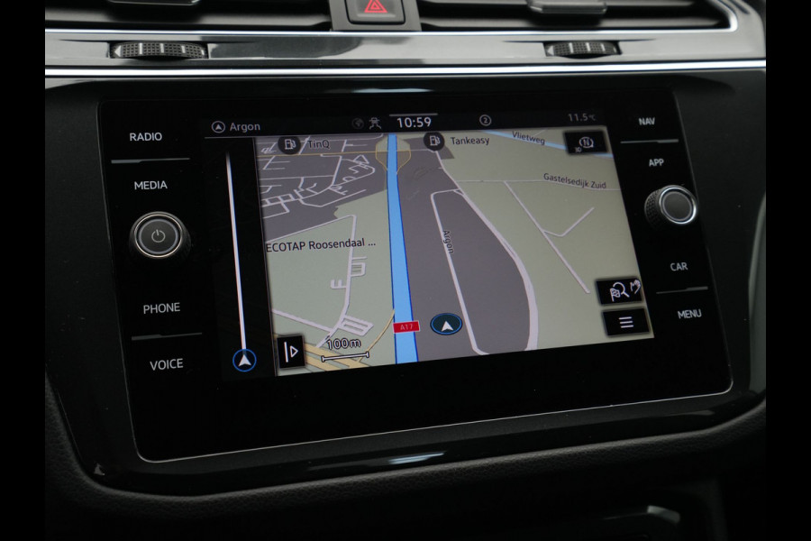Volkswagen Tiguan 1.5 TSI 130pk Life Business Navigatie Trekhaak Stoelverwarming Acc 83
