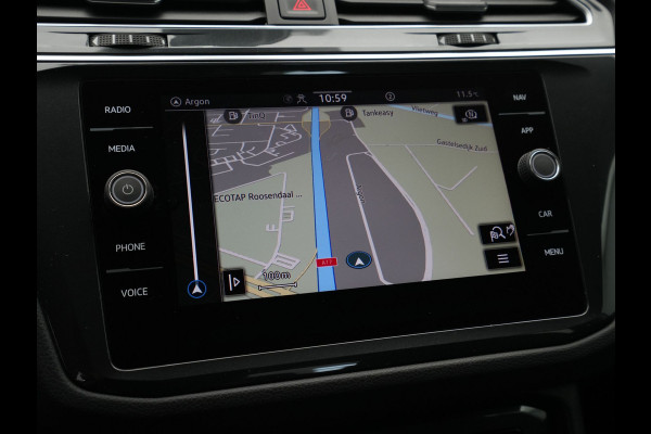Volkswagen Tiguan 1.5 TSI 130pk Life Business Navigatie Trekhaak Stoelverwarming Acc 83