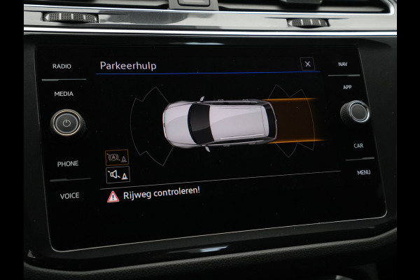 Volkswagen Tiguan 1.5 TSI 130pk Life Business Navigatie Trekhaak Stoelverwarming Acc 83