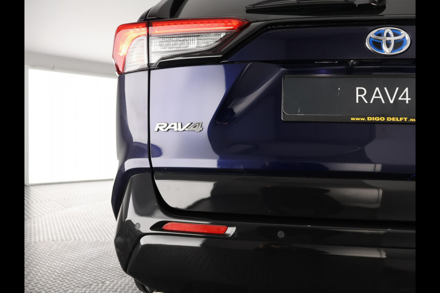 Toyota RAV4 2.5 HYBRID 4WD BUSINESS BLEULINE BI-TONE AWD. NAVI.CARPLAY.PDC.1650 KG TREKGEWICHT. GARANTIE TOT 2030!