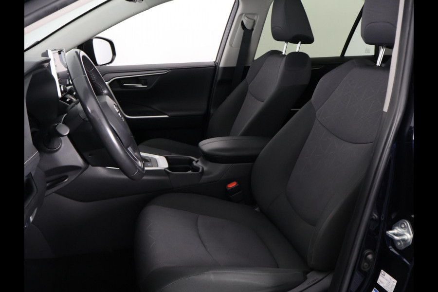 Toyota RAV4 2.5 HYBRID 4WD BUSINESS BLEULINE BI-TONE AWD. NAVI.CARPLAY.PDC.1650 KG TREKGEWICHT. GARANTIE TOT 2030!