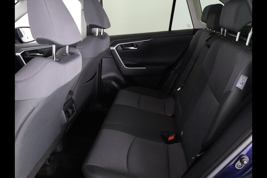 Toyota RAV4 2.5 HYBRID 4WD BUSINESS BLEULINE BI-TONE AWD. NAVI.CARPLAY.PDC.1650 KG TREKGEWICHT. GARANTIE TOT 2030!