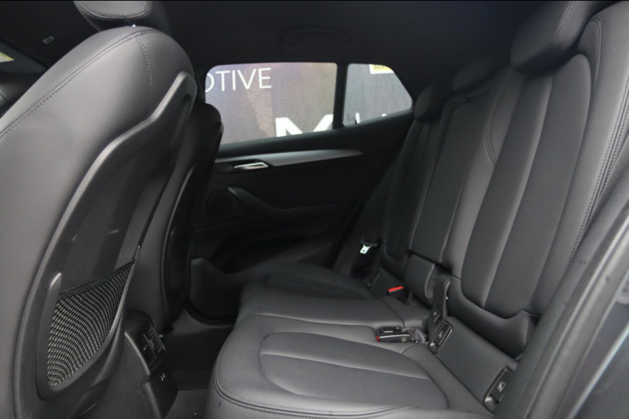 BMW X2 SDrive18i / LED / CRUISE / LEDER / PDC V+A / NAVI