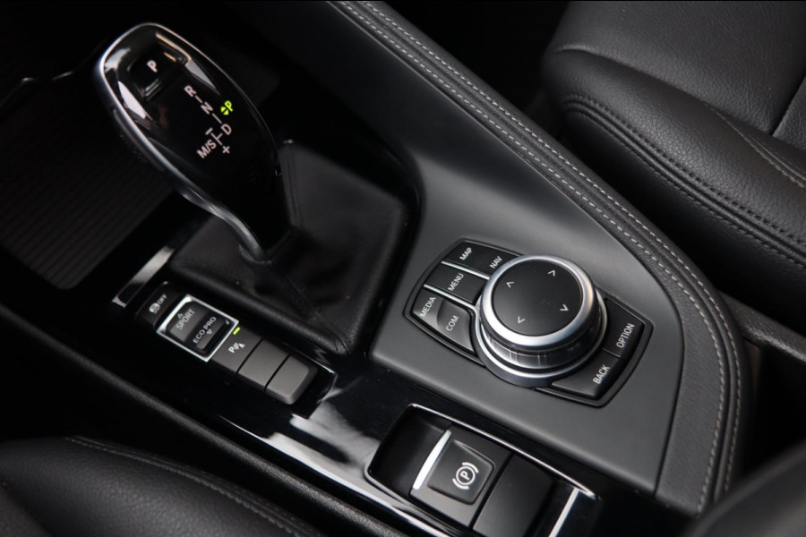 BMW X2 SDrive18i / LED / CRUISE / LEDER / PDC V+A / NAVI
