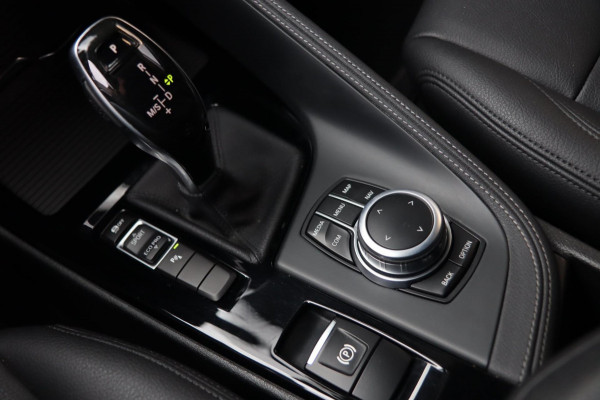 BMW X2 SDrive18i / LED / CRUISE / LEDER / PDC V+A / NAVI