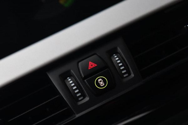 BMW X2 SDrive18i / LED / CRUISE / LEDER / PDC V+A / NAVI