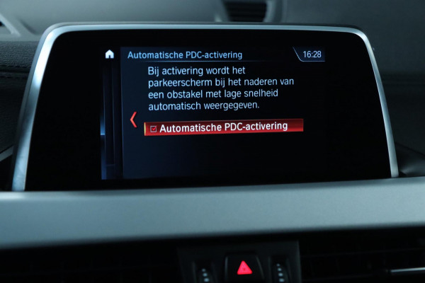 BMW X2 SDrive18i / LED / CRUISE / LEDER / PDC V+A / NAVI