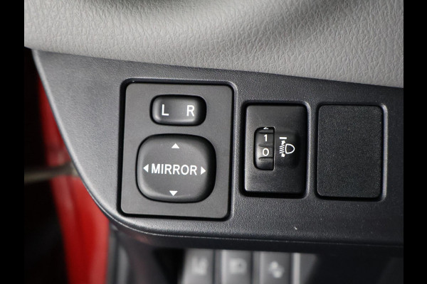 Toyota Yaris 1.5 HYBRID AUTOMAAT BI-TONE EDITION NAVI.CLIMA. CRUISE GARANTIE TOT 2-2028*
