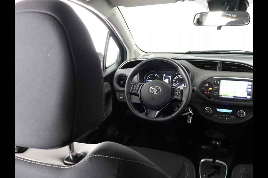 Toyota Yaris 1.5 HYBRID AUTOMAAT BI-TONE EDITION NAVI.CLIMA. CRUISE GARANTIE TOT 2-2028*