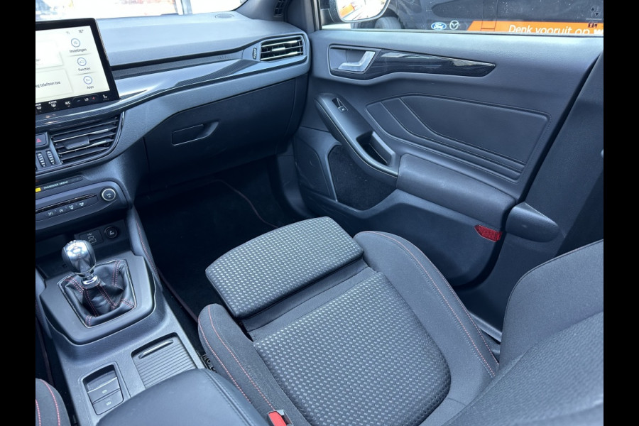 Ford FOCUS Wagon 1.0 EBH ST Line X PANODAK! DRIVERPACK! WINTERPACK!