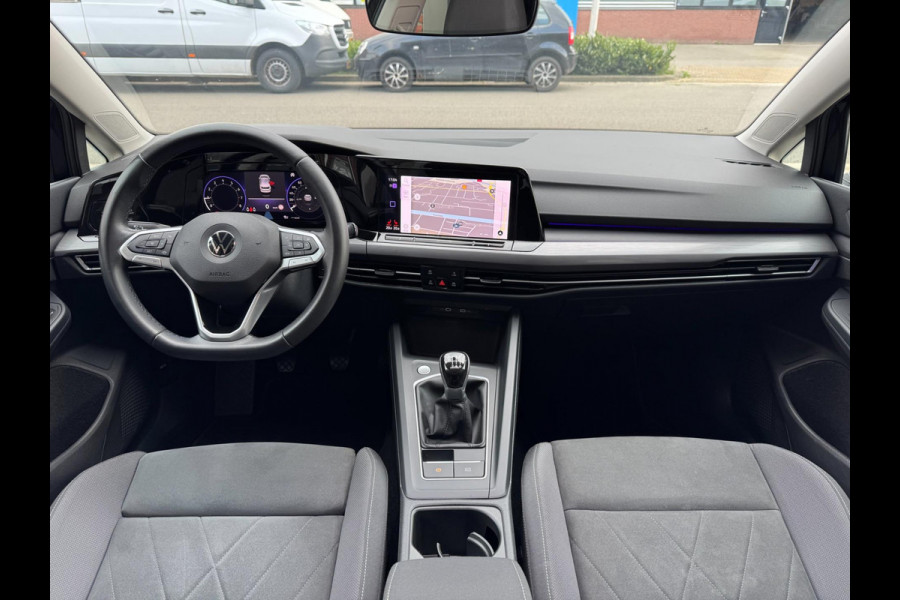 Volkswagen Golf 1.5 TSI 150PK IQ LED ACC Pano Carplay Navi
