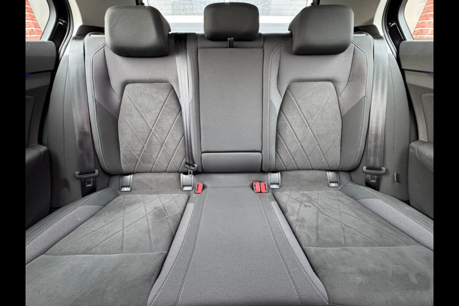 Volkswagen Golf 1.5 TSI 150PK IQ LED ACC Pano Carplay Navi