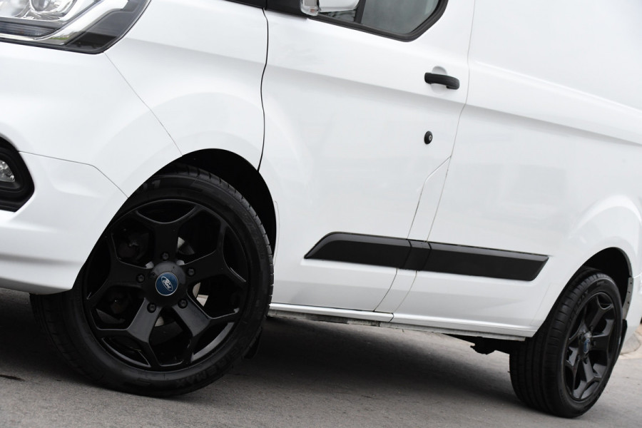 Ford Transit Custom 280 2.0 TDCI L1H1 Black & White edition Camera, Cruise, Stoelverwarming, 130PK, Automaat, Airco,  Uniek!