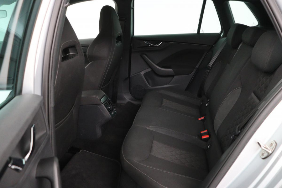 Škoda Kamiq 1.0 TSI Sport | Stoelverwarming | Virtual Cockpit | Keyless | Carplay | Climate control | Navigatie | Parkeerhulp | Full LED | DAB