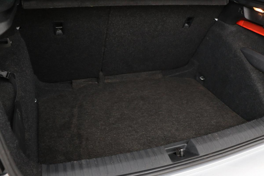 Škoda Kamiq 1.0 TSI Sport | Stoelverwarming | Virtual Cockpit | Keyless | Carplay | Climate control | Navigatie | Parkeerhulp | Full LED | DAB
