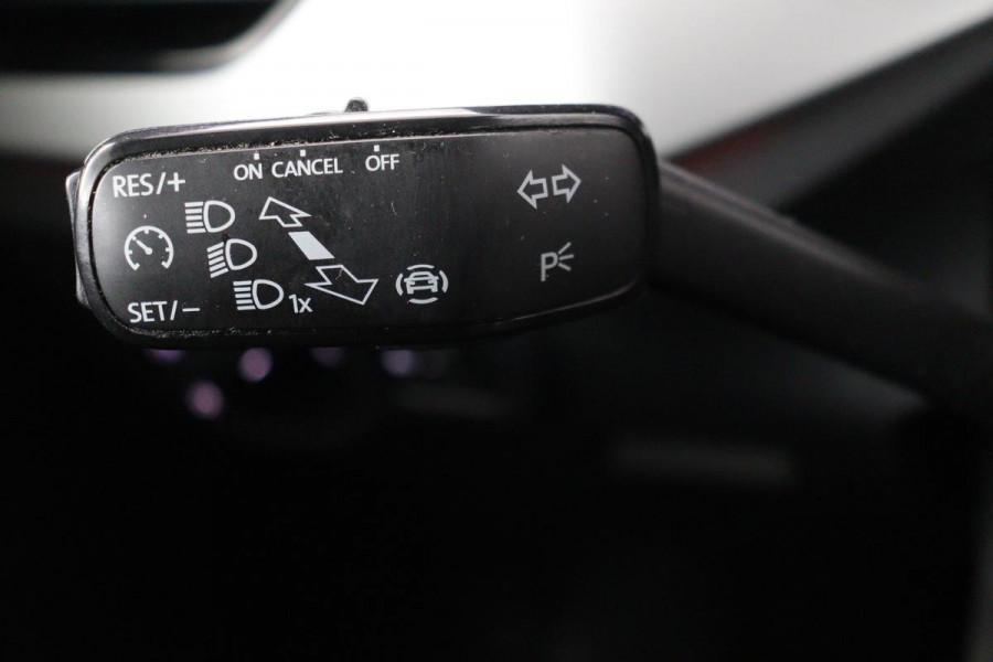 Škoda Kamiq 1.0 TSI Sport | Stoelverwarming | Virtual Cockpit | Keyless | Carplay | Climate control | Navigatie | Parkeerhulp | Full LED | DAB