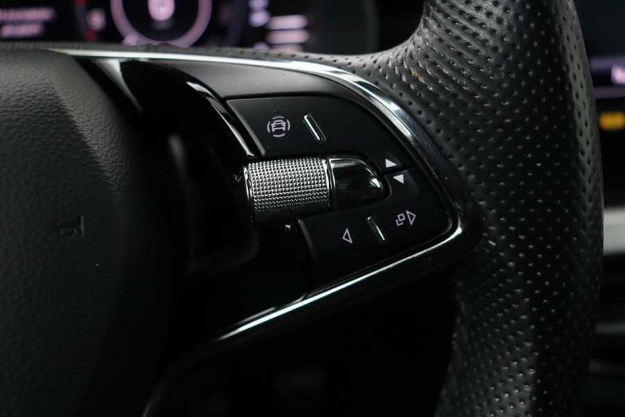 Škoda Kamiq 1.0 TSI Sport | Stoelverwarming | Virtual Cockpit | Keyless | Carplay | Climate control | Navigatie | Parkeerhulp | Full LED | DAB