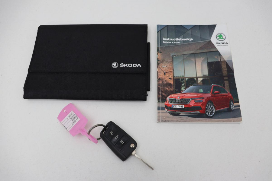 Škoda Kamiq 1.0 TSI Sport | Stoelverwarming | Virtual Cockpit | Keyless | Carplay | Climate control | Navigatie | Parkeerhulp | Full LED | DAB
