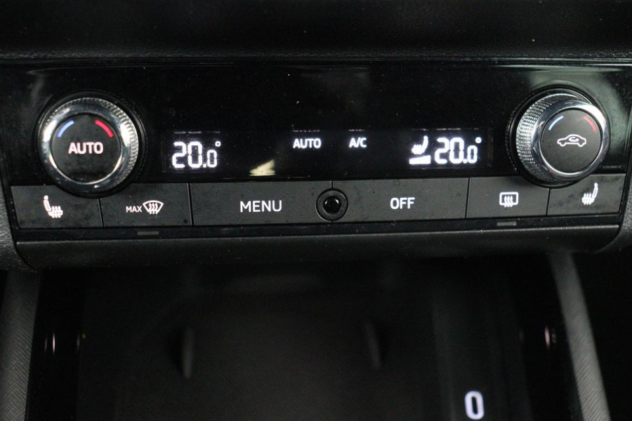 Škoda Kamiq 1.0 TSI Sport | Stoelverwarming | Virtual Cockpit | Keyless | Carplay | Climate control | Navigatie | Parkeerhulp | Full LED | DAB