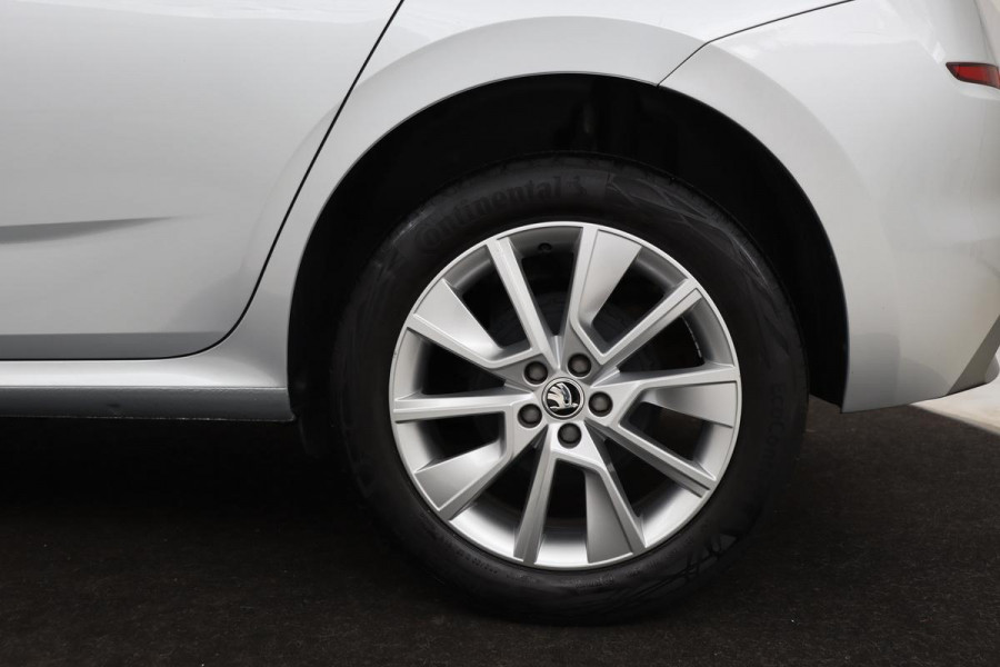 Škoda Kamiq 1.0 TSI Sport | Stoelverwarming | Virtual Cockpit | Keyless | Carplay | Climate control | Navigatie | Parkeerhulp | Full LED | DAB