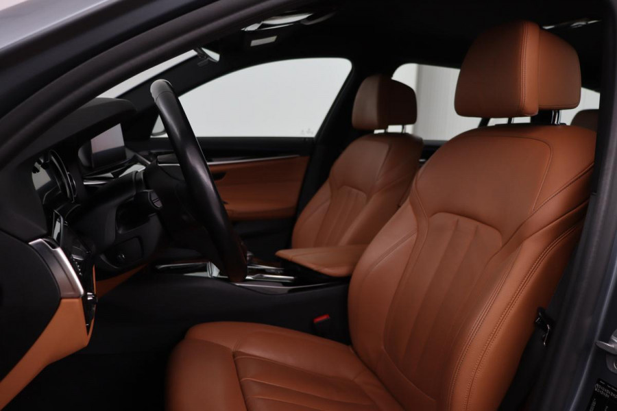 BMW 5 Serie 520i High Executive | Leder | 360 camera | Stoelverwarming | DAB | Navigatie | Full LED | Sfeerverlichting | Parkeerhulp | Climate control | Cruise control