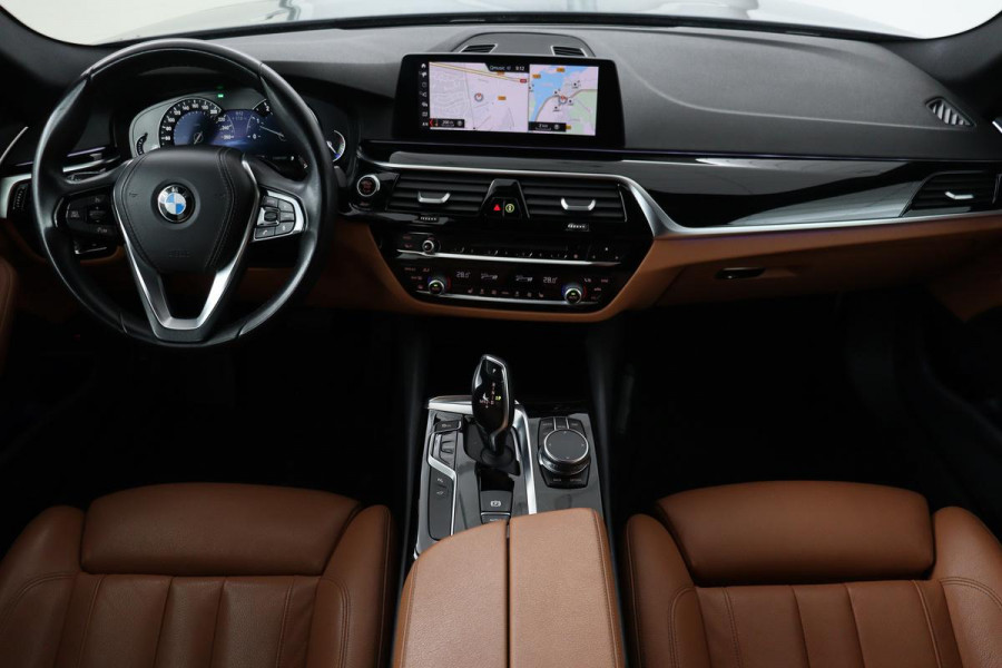 BMW 5 Serie 520i High Executive | Leder | 360 camera | Stoelverwarming | DAB | Navigatie | Full LED | Sfeerverlichting | Parkeerhulp | Climate control | Cruise control