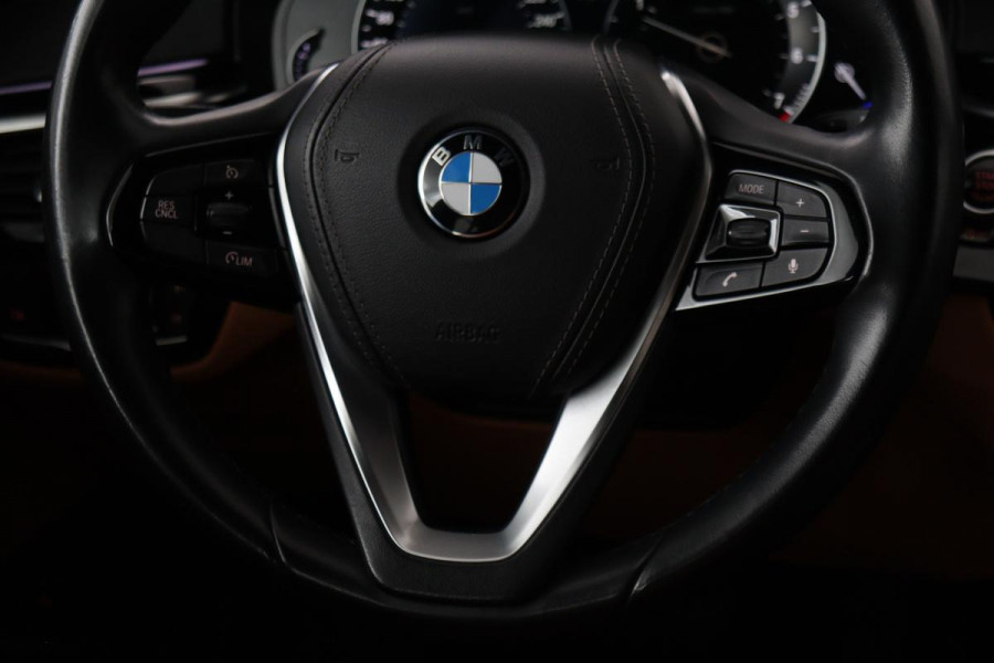 BMW 5 Serie 520i High Executive | Leder | 360 camera | Stoelverwarming | DAB | Navigatie | Full LED | Sfeerverlichting | Parkeerhulp | Climate control | Cruise control