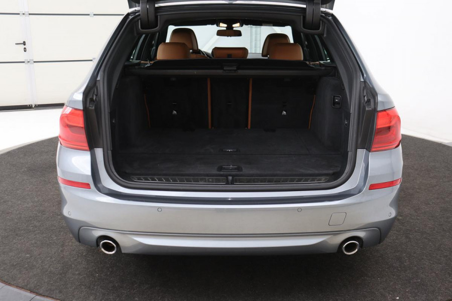 BMW 5 Serie 520i High Executive | Leder | 360 camera | Stoelverwarming | DAB | Navigatie | Full LED | Sfeerverlichting | Parkeerhulp | Climate control | Cruise control