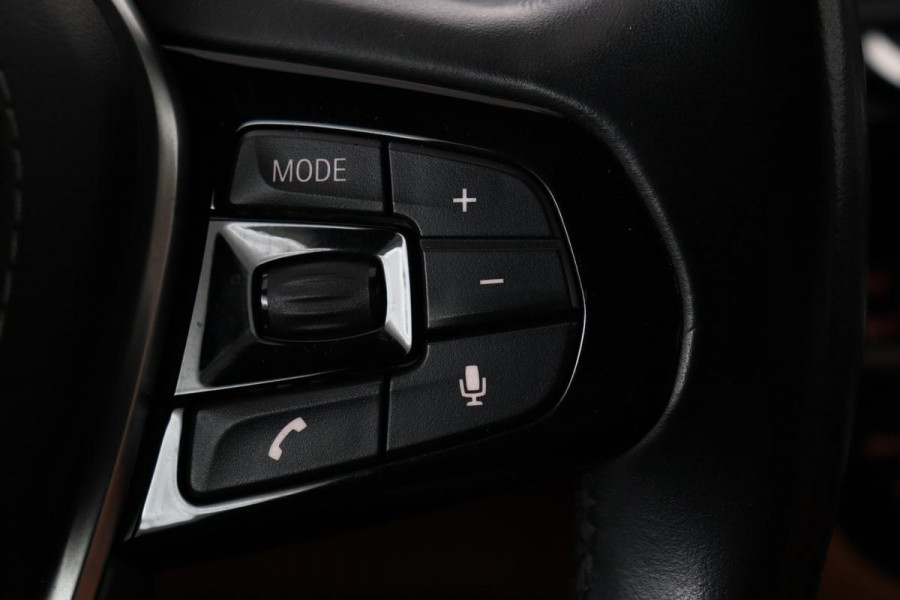 BMW 5 Serie 520i High Executive | Leder | 360 camera | Stoelverwarming | DAB | Navigatie | Full LED | Sfeerverlichting | Parkeerhulp | Climate control | Cruise control