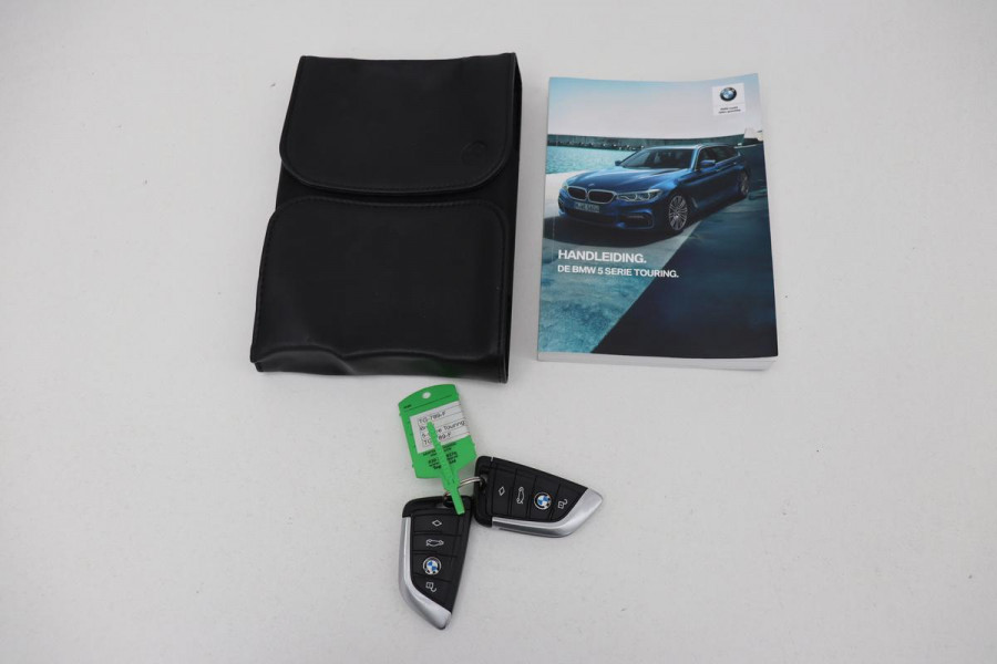 BMW 5 Serie 520i High Executive | Leder | 360 camera | Stoelverwarming | DAB | Navigatie | Full LED | Sfeerverlichting | Parkeerhulp | Climate control | Cruise control