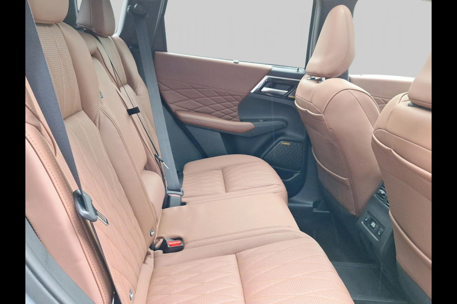 Mitsubishi Outlander 2.4 PHEV Instyle+ Direct leverbaar! | Vol uitgevoerd
