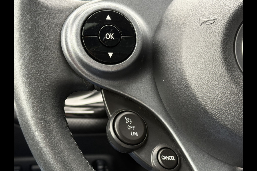 Smart Forfour BWJ 2020 | EQ Comfort PLUS 18 kWh | LEER | PANO | NAVI | CRUISE | CAMERA | CARPLAY |