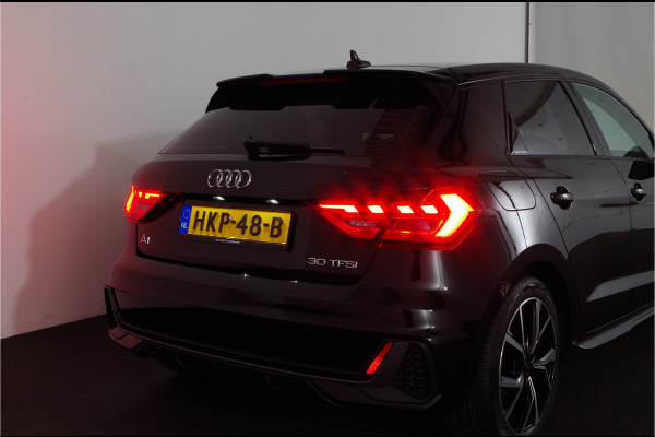 Audi A1 Sportback 30 TFSI S line > 116pk/17inch/Getint glas/stoelverwarming...