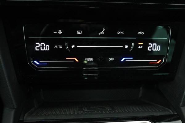 Volkswagen Passat 1.4 TSI PHEV GTE Business | Trekhaak | Carplay | Matrix LED | Adaptive cruise | Camera | Navigatie | Side Assist | Parkeerhulp