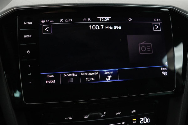 Volkswagen Passat 1.4 TSI PHEV GTE Business | Trekhaak | Carplay | Matrix LED | Adaptive cruise | Camera | Navigatie | Side Assist | Parkeerhulp