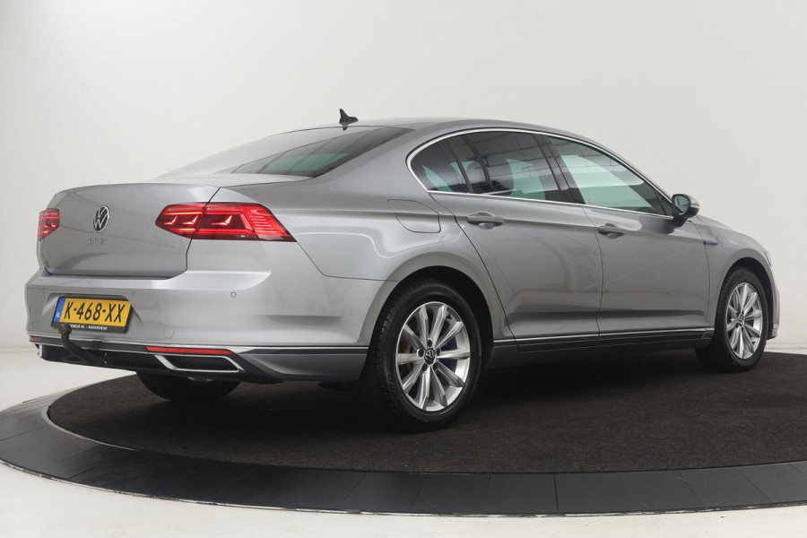 Volkswagen Passat 1.4 TSI PHEV GTE Business | Trekhaak | Carplay | Matrix LED | Adaptive cruise | Camera | Navigatie | Side Assist | Parkeerhulp