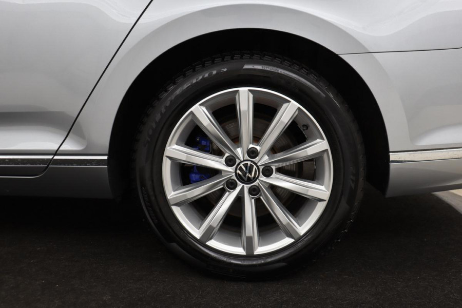 Volkswagen Passat 1.4 TSI PHEV GTE Business | Trekhaak | Carplay | Matrix LED | Adaptive cruise | Camera | Navigatie | Side Assist | Parkeerhulp