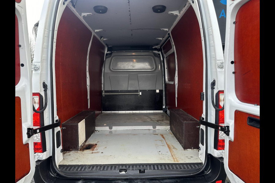 Renault Master T35 2.3 dCi L2H2*HAAK*NAVI*A/C*CRUISE*3-PERS.*
