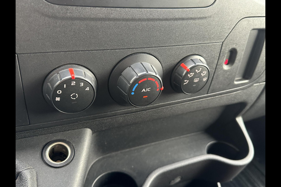 Renault Master T35 2.3 dCi L2H2*HAAK*NAVI*A/C*CRUISE*3-PERS.*