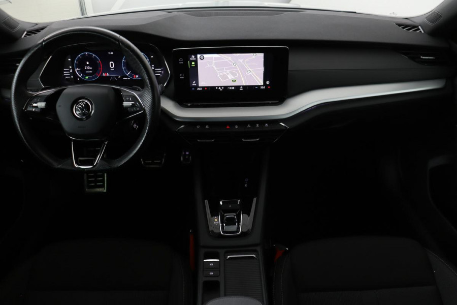 Škoda Octavia 1.0 e-TSI Sport | Carplay | Trekhaak | Sportstoelen | Full LED | Sfeerverlichting | Navigatie | Climate control | Parkeerhulp