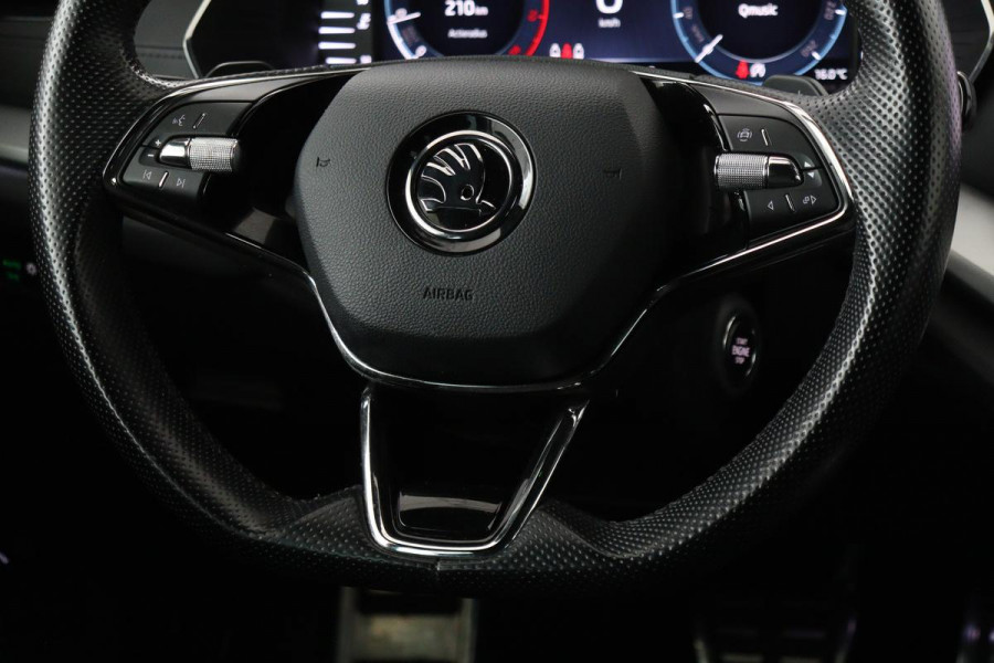 Škoda Octavia 1.0 e-TSI Sport | Carplay | Trekhaak | Sportstoelen | Full LED | Sfeerverlichting | Navigatie | Climate control | Parkeerhulp