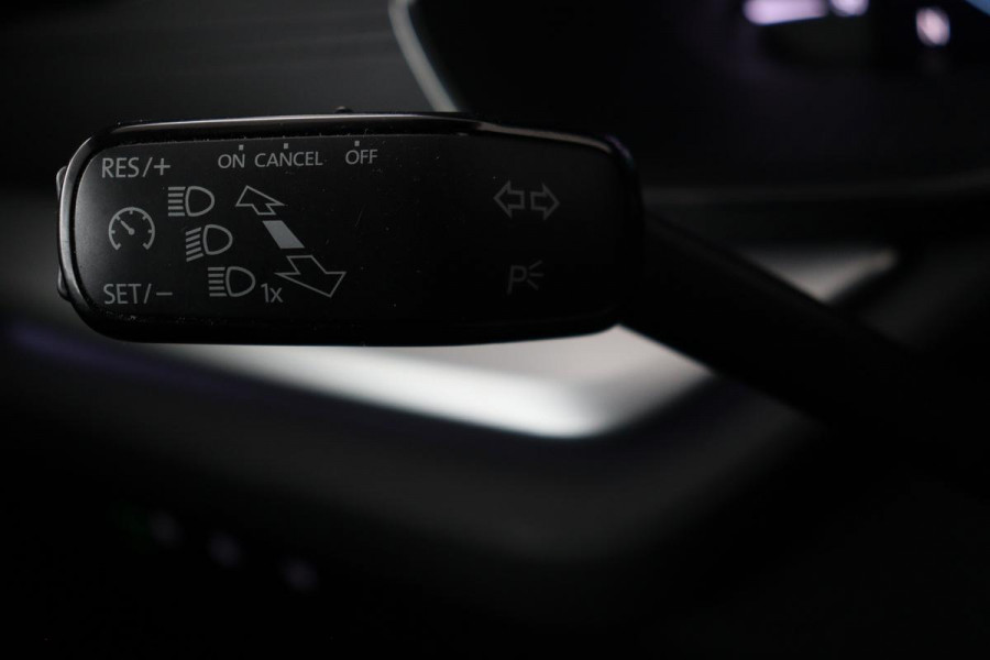 Škoda Octavia 1.0 e-TSI Sport | Carplay | Trekhaak | Sportstoelen | Full LED | Sfeerverlichting | Navigatie | Climate control | Parkeerhulp