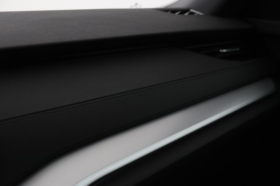 Škoda Octavia 1.0 e-TSI Sport | Carplay | Trekhaak | Sportstoelen | Full LED | Sfeerverlichting | Navigatie | Climate control | Parkeerhulp
