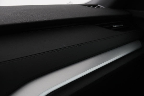 Škoda Octavia 1.0 e-TSI Sport | Carplay | Trekhaak | Sportstoelen | Full LED | Sfeerverlichting | Navigatie | Climate control | Parkeerhulp
